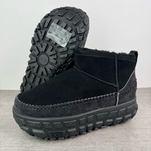 UGG Venture Daze Ultra Mini Boots -Black/Black- 1158200 Men's Size 11/Women's 12